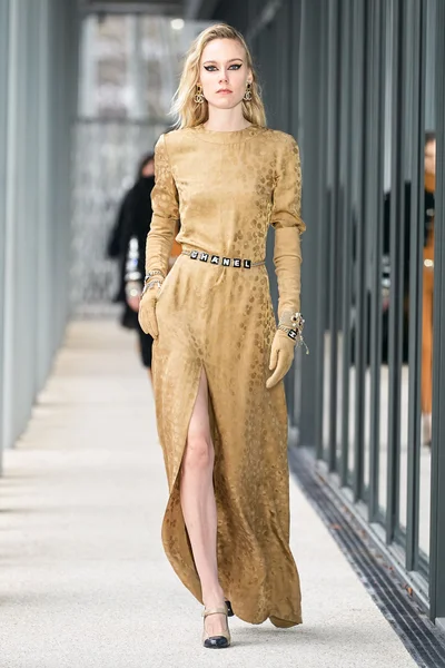 Look 27